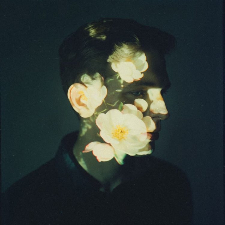 prəˈjekSH(ə)n 09